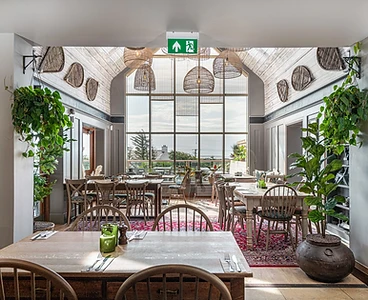WHITE-EAGLE-RESTAURANT-08