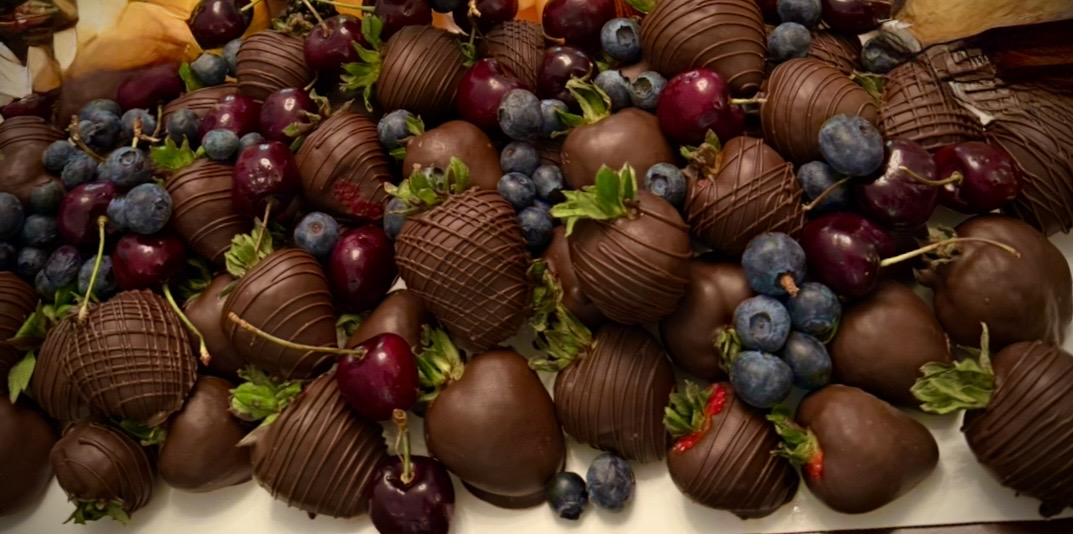 Chocolate-Dipped Berries