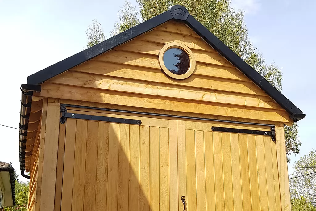 Single-Bay Oak Garage