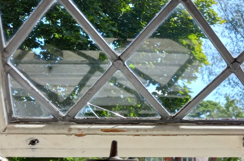 Cracked lead light window pane needing repair