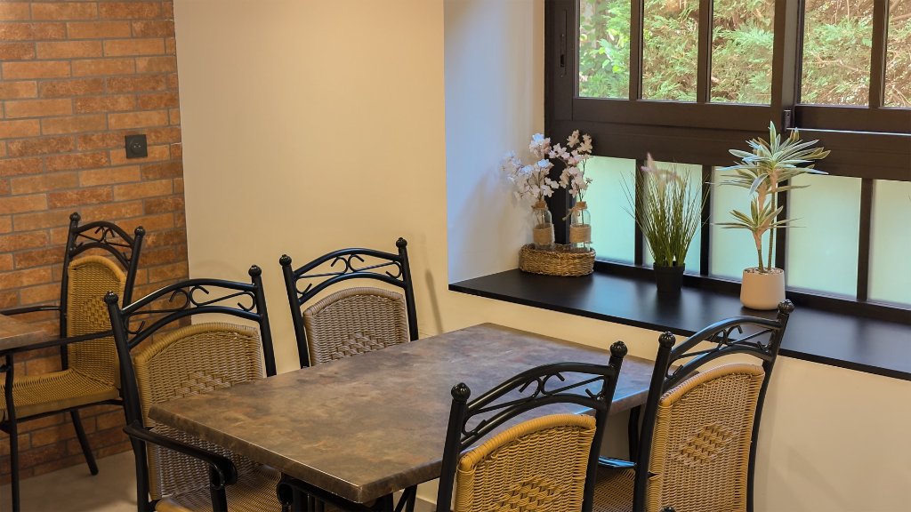 Intérieur du restaurant Le Berliner à Roanne, salle à manger