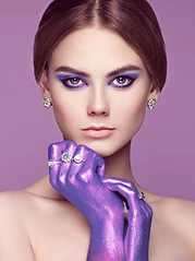 Jewellove — model wearing diamond jewellery