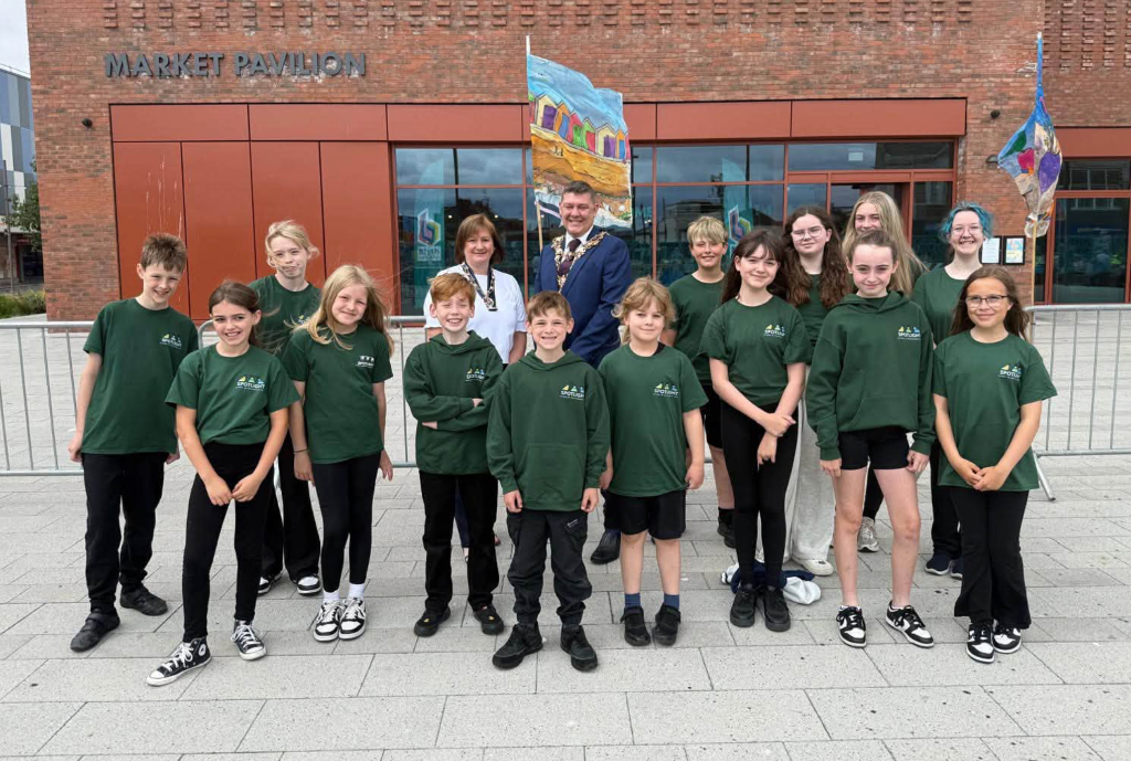 Spotlight students with the mayor at Market Pavilion