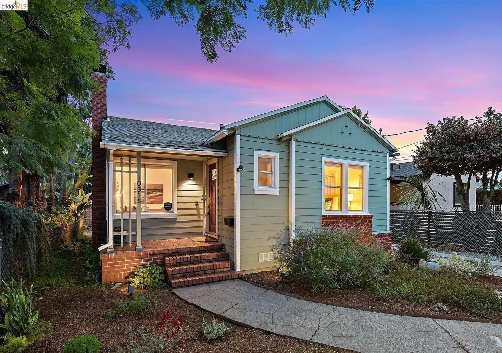 3 bed 1 bath home in Oakland, CA