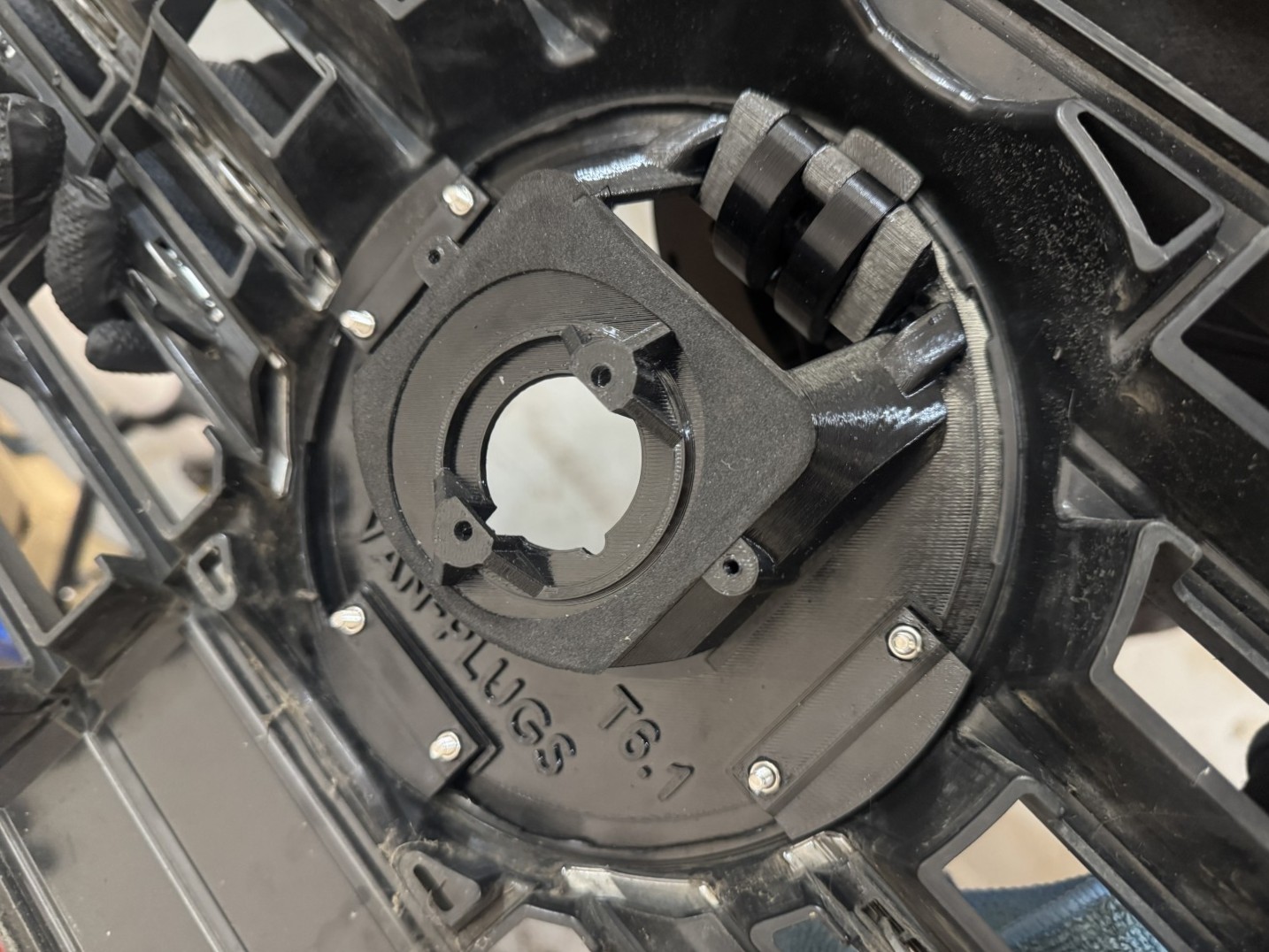 Van plugs T6.1 mounting bracket