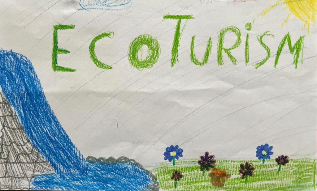 ECOTURISM în culorile copilăriei — cascadă, soare și flori de câmp