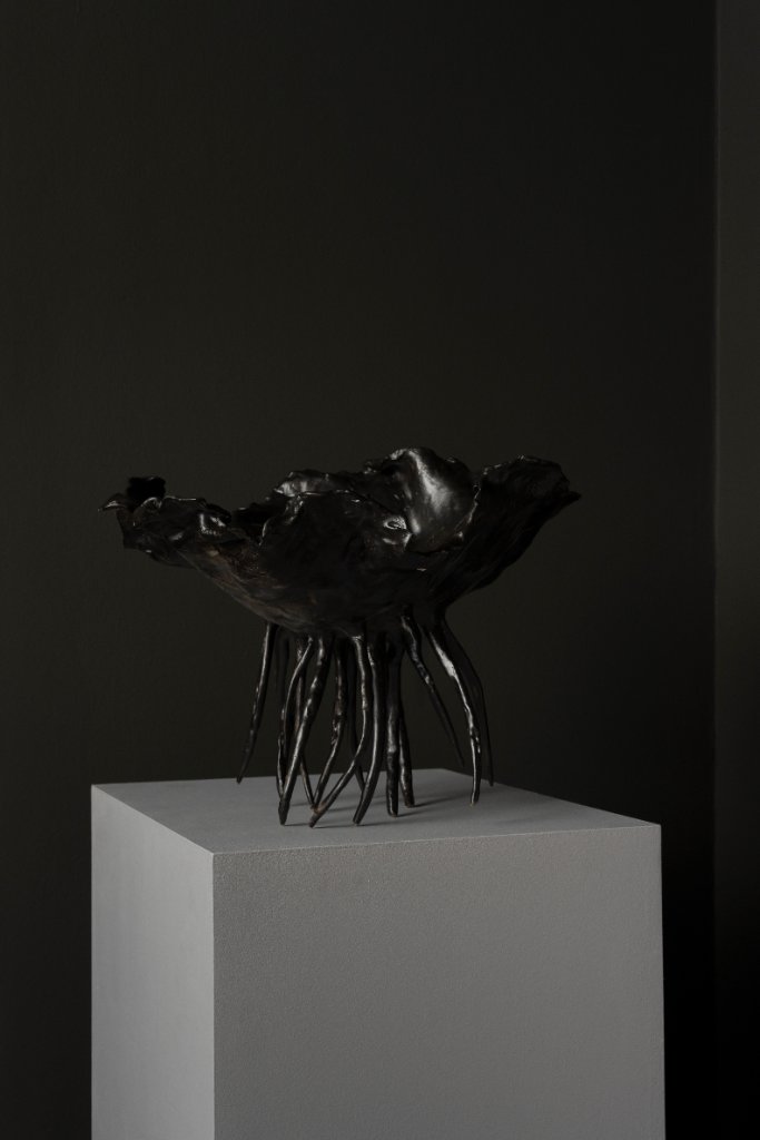 Anoixis by Emilie Lemardeley — functional sculpture in ceramic (detail 8)