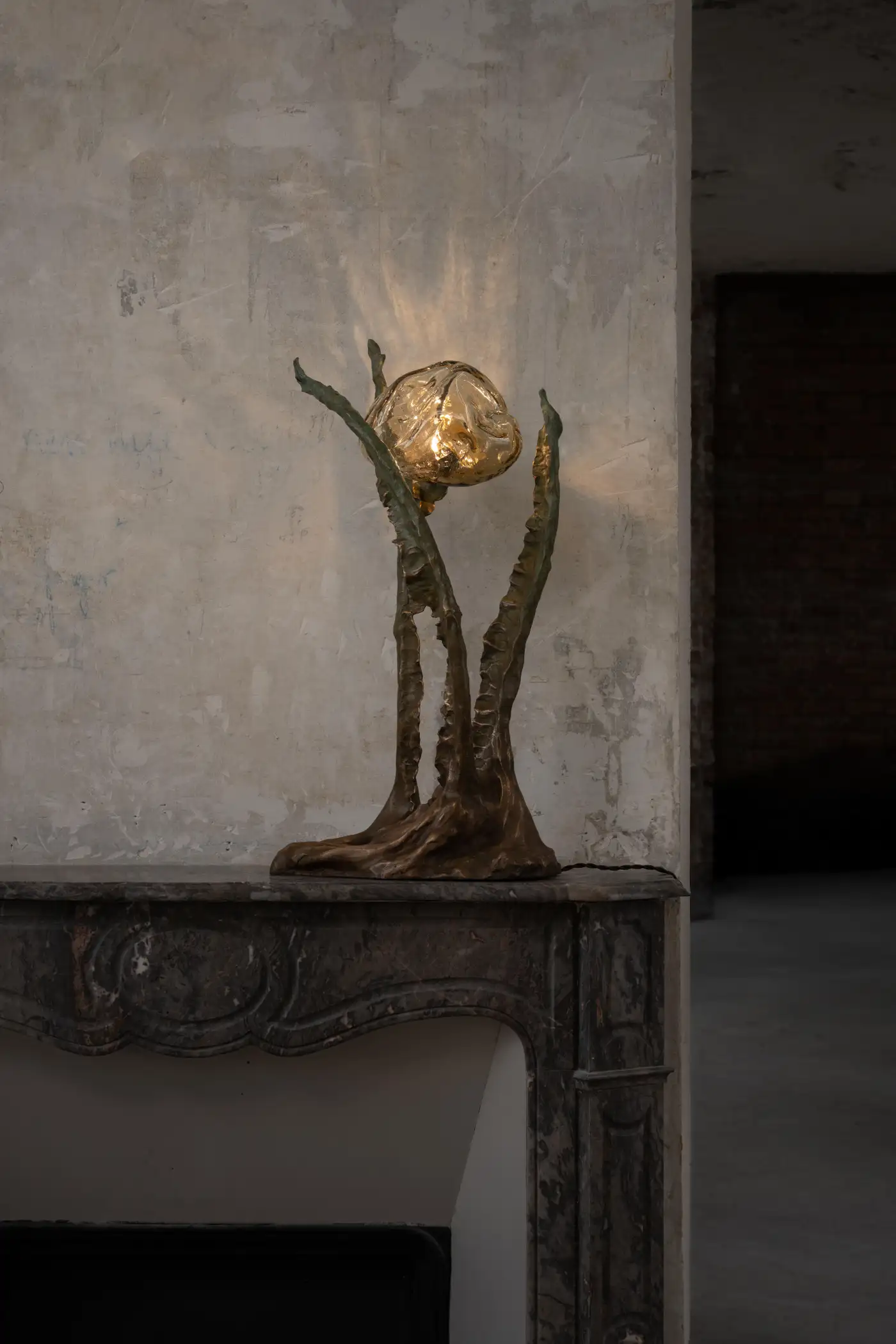 Posidoni Table Lamp by Emilie Lemardeley — luminous sculpture in glass, metal, bronze (detail 5)