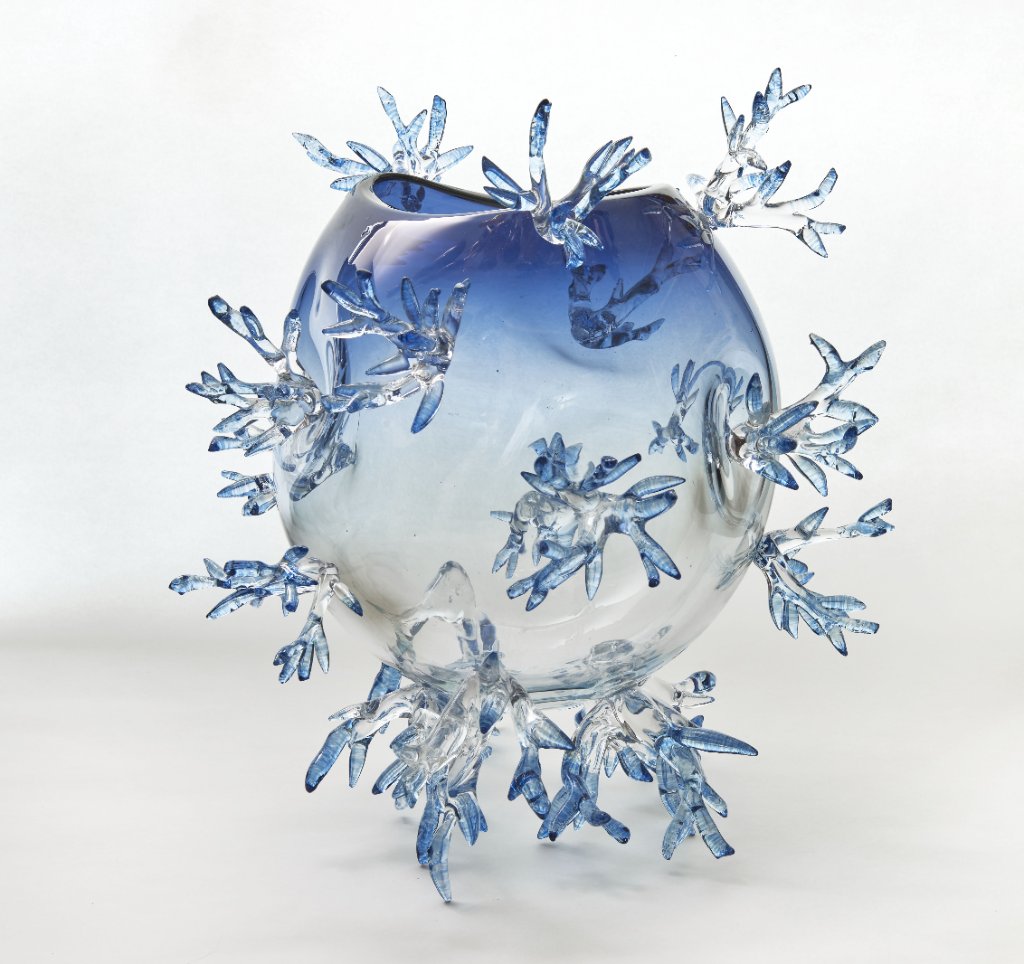 Dryade Vase by Emilie Lemardeley — functional sculpture in blown glass (view 2)