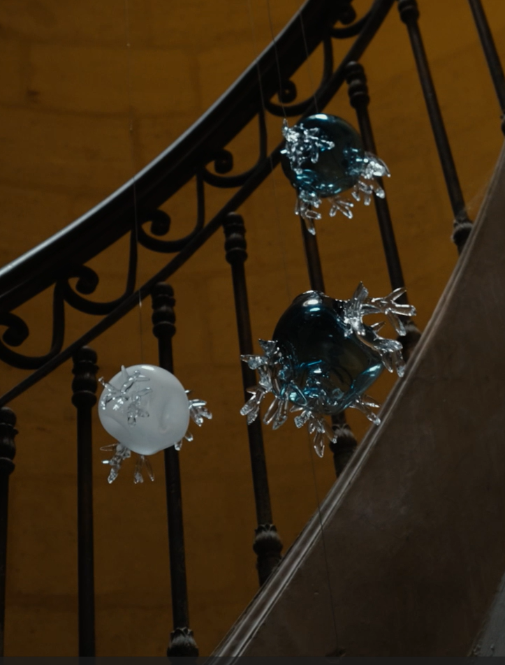 Dryade Pendant Light by Emilie Lemardeley — luminous sculpture in glass (detail 6)