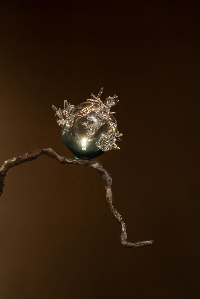 Dryade Table Lamp by Emilie Lemardeley — luminous sculpture in glass, metal, bronze (view 3)