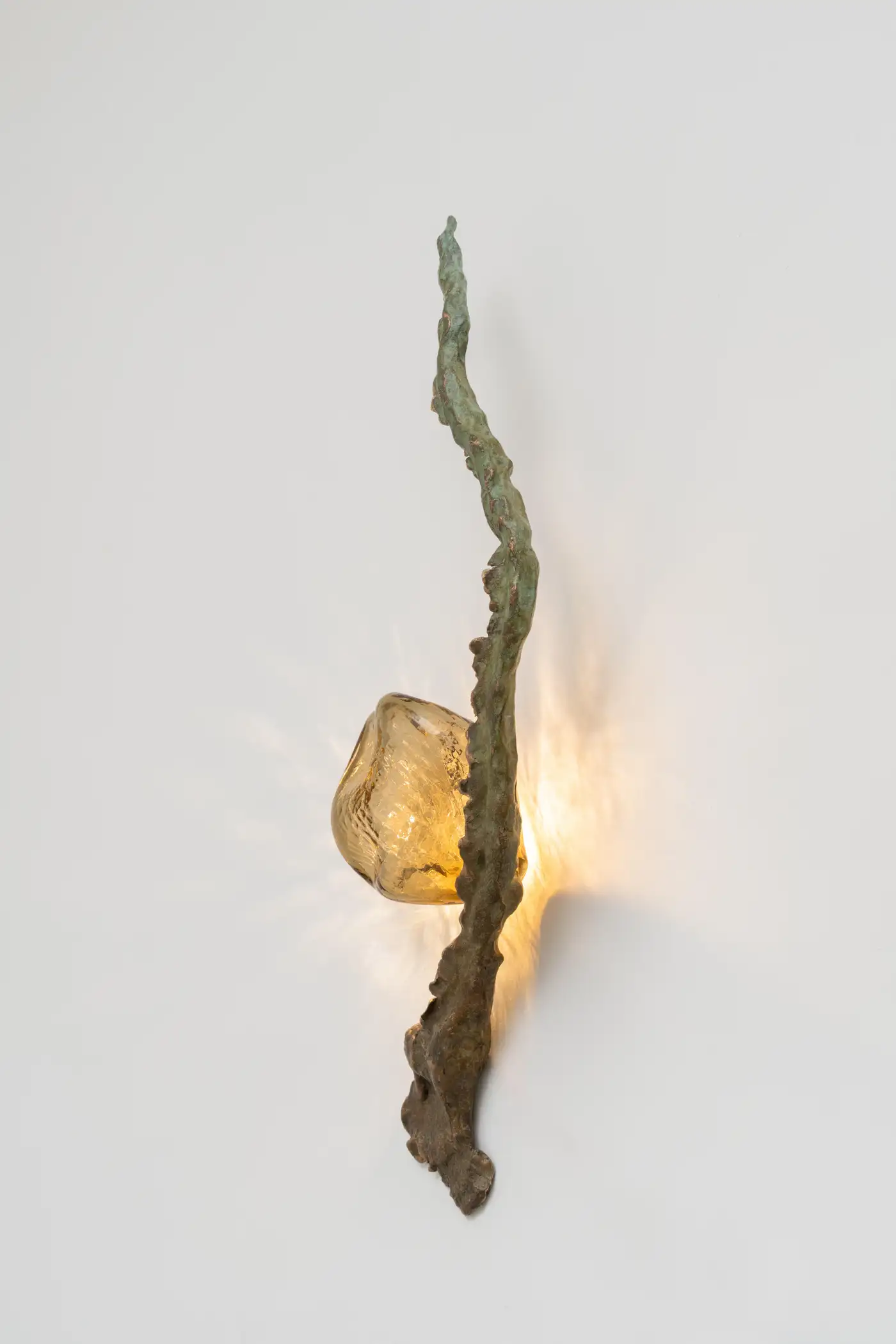 Posidoni Sconce by Emilie Lemardeley — luminous sculpture in glass, metal, bronze (view 2)