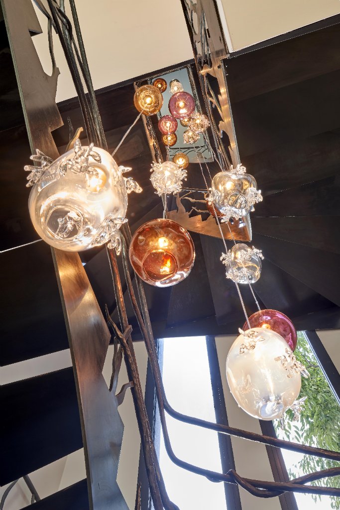 Dryade Pendant Light by Emilie Lemardeley — luminous sculpture in glass (detail 5)