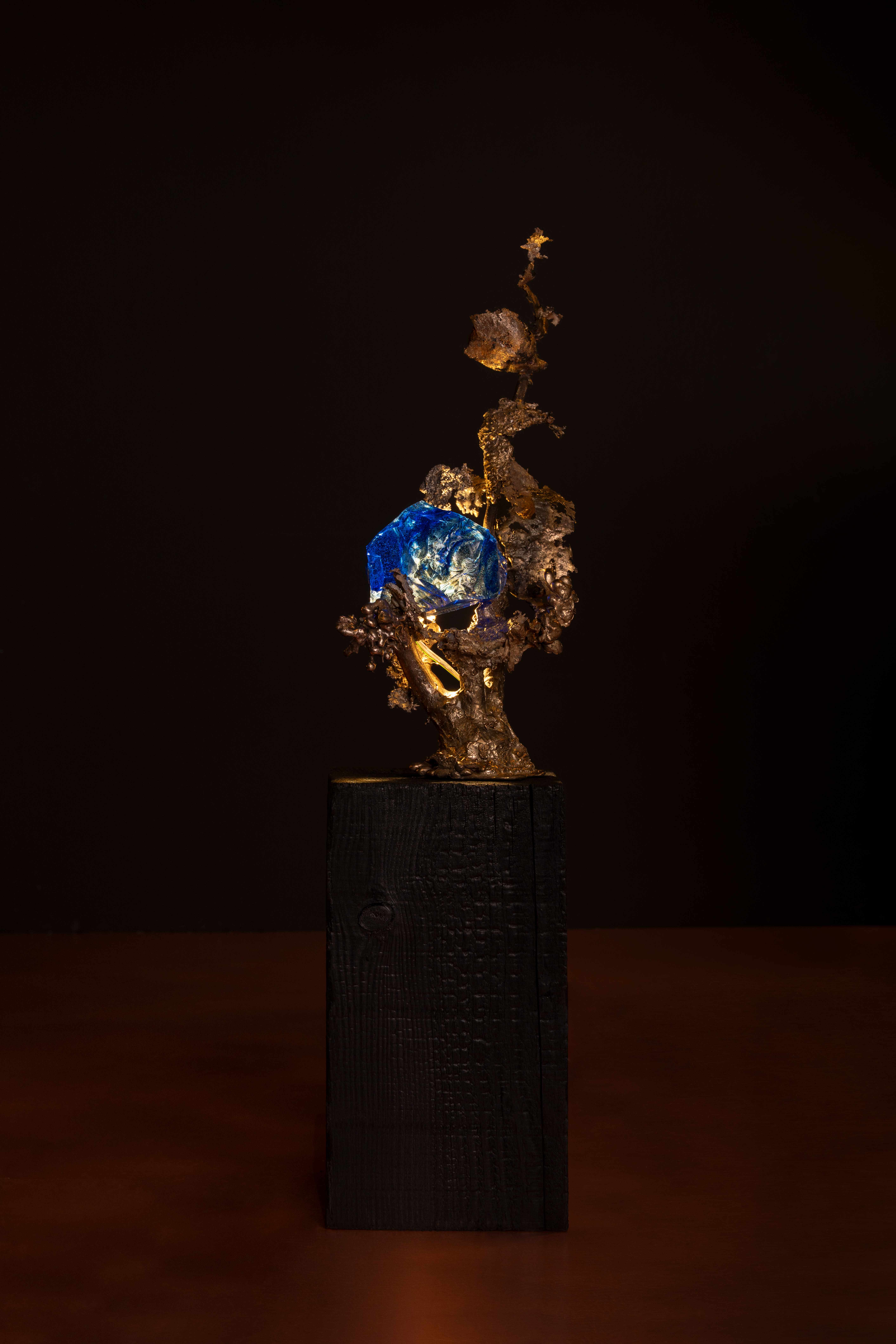 Sinking by Emilie Lemardeley — luminous sculpture in glass, bronze (view 4)