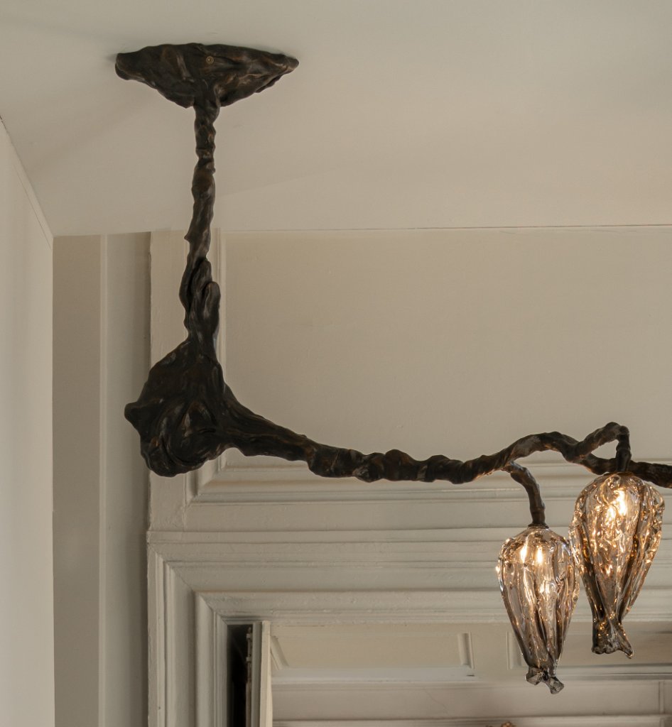 Physis by Emilie Lemardeley — luminous sculpture in glass, metal, bronze (detail 2)