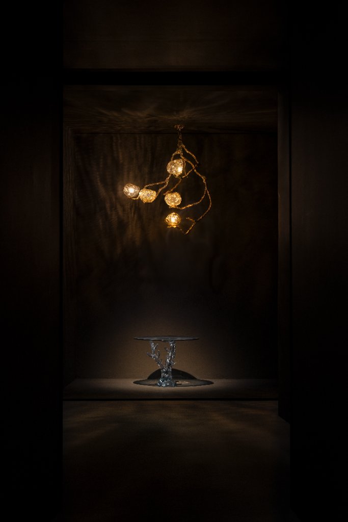 Mouvance Chandelier by Emilie Lemardeley — luminous sculpture in glass, metal, bronze (detail 1)