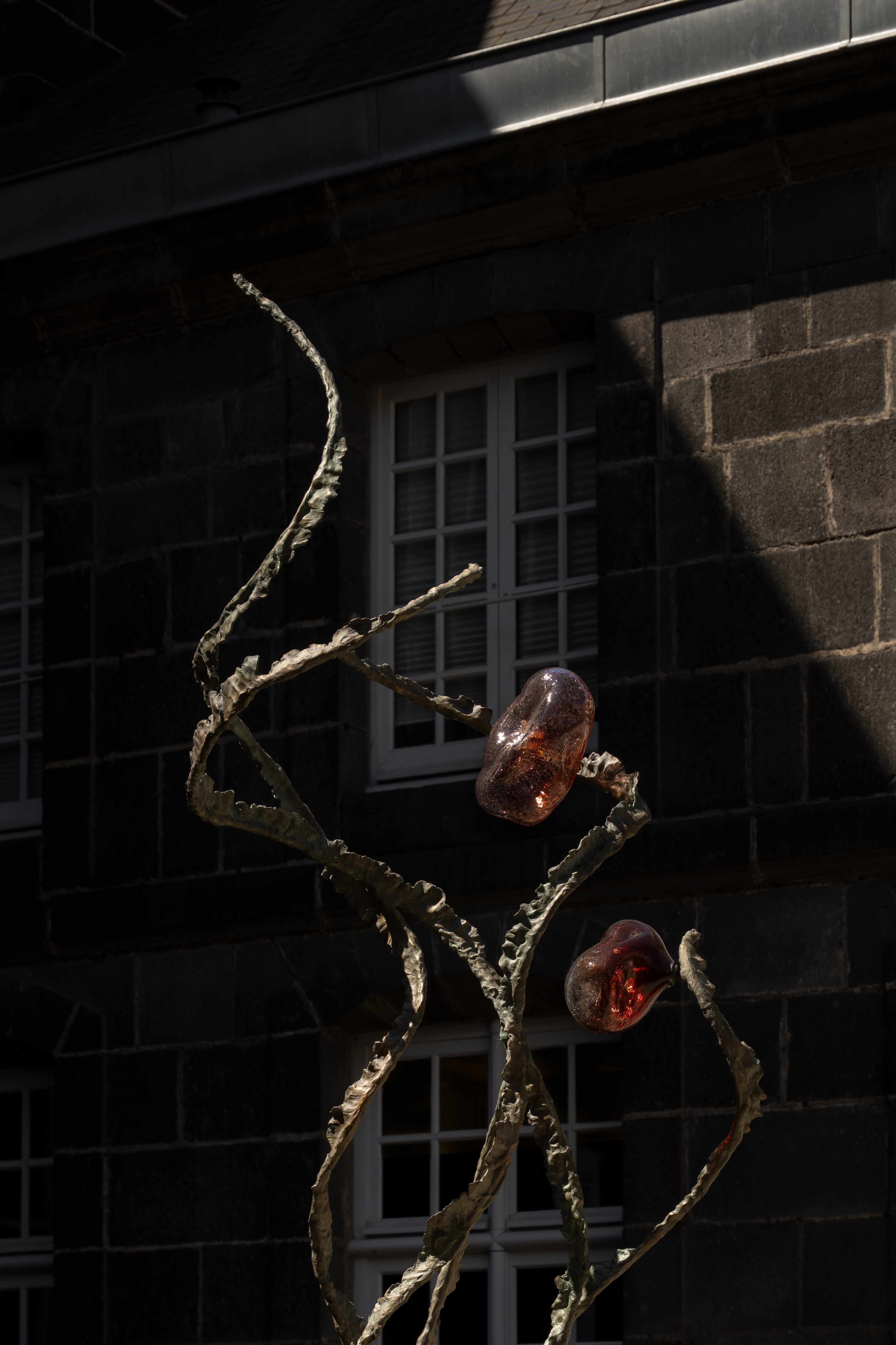 Yellow by Emilie Lemardeley — monumental sculpture in bronze, glass, metal (view 3)