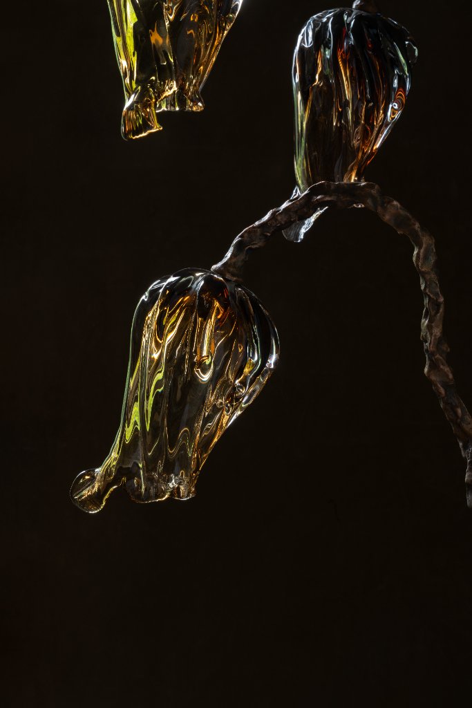 Eurydice by Emilie Lemardeley — luminous sculpture in glass, metal, bronze (view 1)