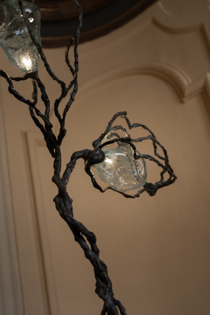 Seed Floor Lamp by Emilie Lemardeley — luminous sculpture in glass, metal, bronze (detail 5)