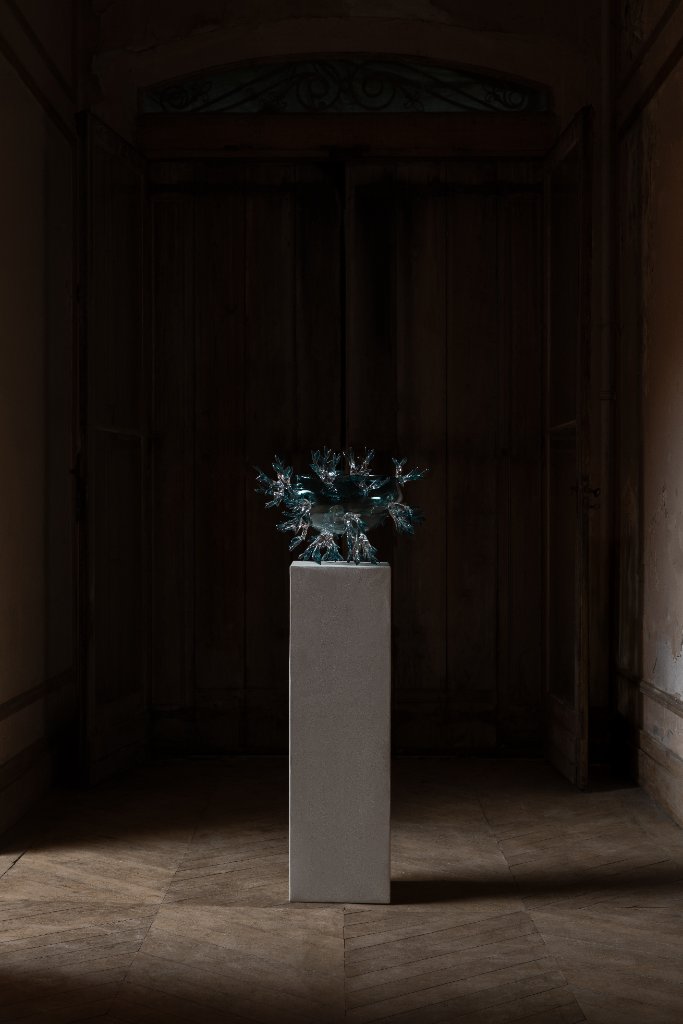Dryade Vase by Emilie Lemardeley — functional sculpture in blown glass (detail 5)