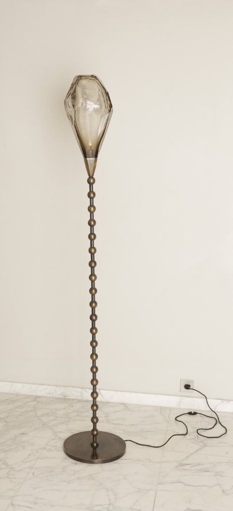 Adamas 2 by Emilie Lemardeley — luminous sculpture in brass and hand-blown glass (detail 2)