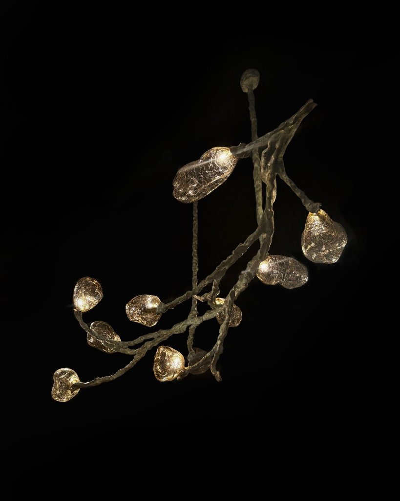 Ramage by Emilie Lemardeley — luminous sculpture in glass, bronze (view 2)