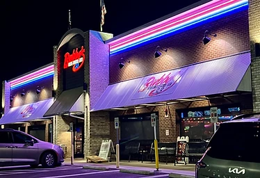 Bubba's 33 — Exterior Neon & Architectural Lighting