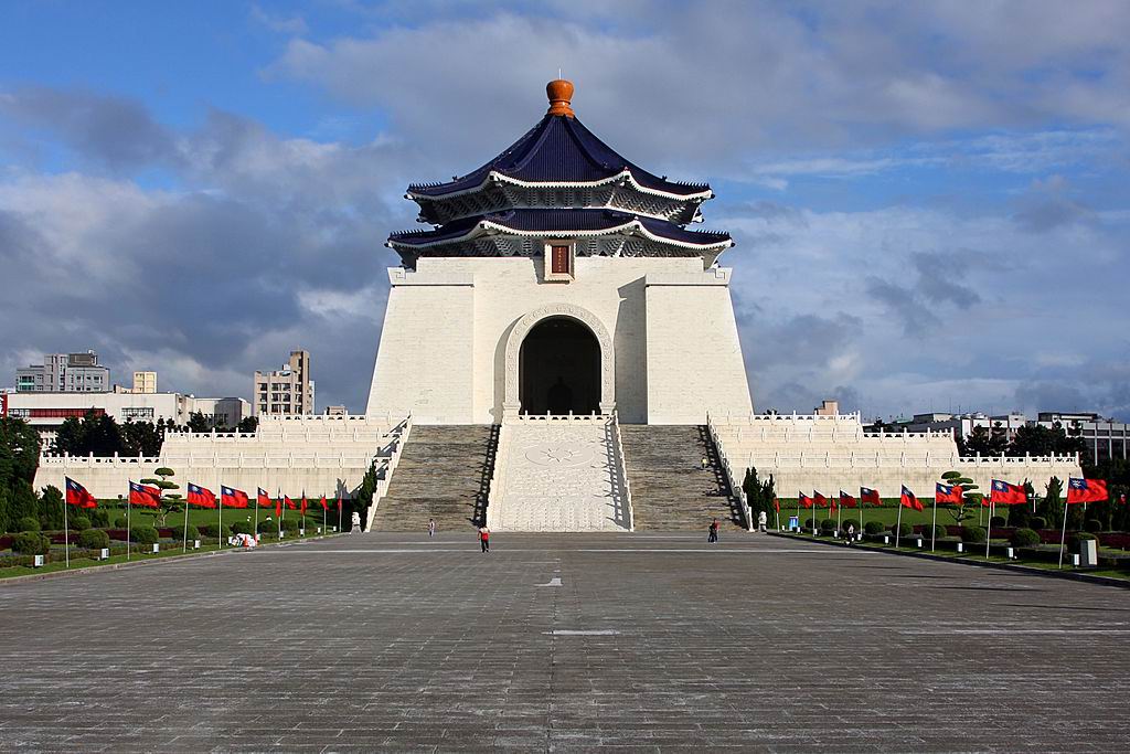 中正紀念堂(信義林森路口)