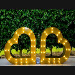 2x Vintage 4ft Light-Up Hearts