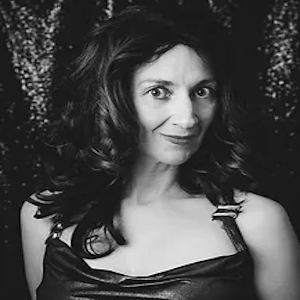 Sarah Hully Live