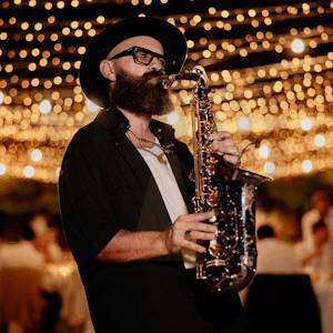 Giannis ModitiSAX Solo Saxophonist (1hr Set)