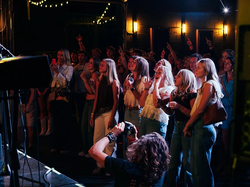 SWITCH Nashville concert crowd