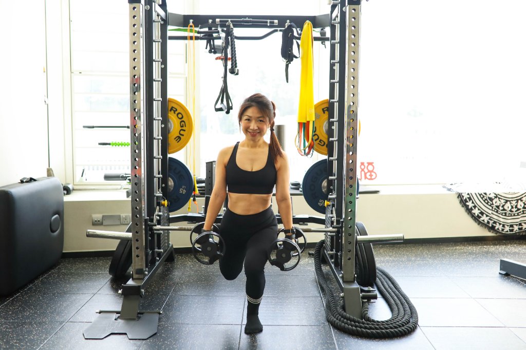 JG Fit personal training session in Clarke Quay studio