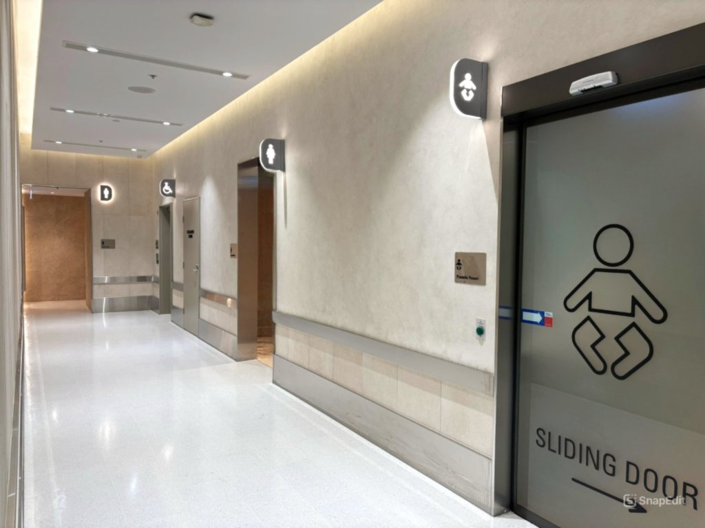 Westfield Bondi — L1 Amenities Blade Signage