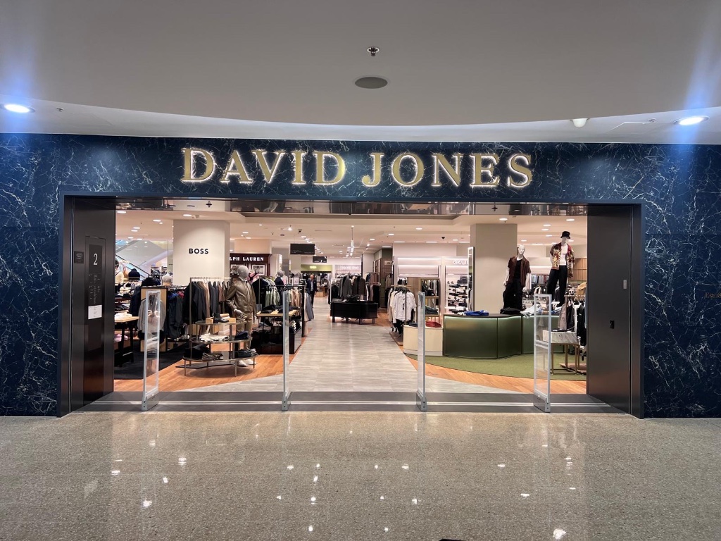 David Jones — Illuminated Letters — photo 2: Illuminated Signage, Gold Letter Fabrication, Shopfront