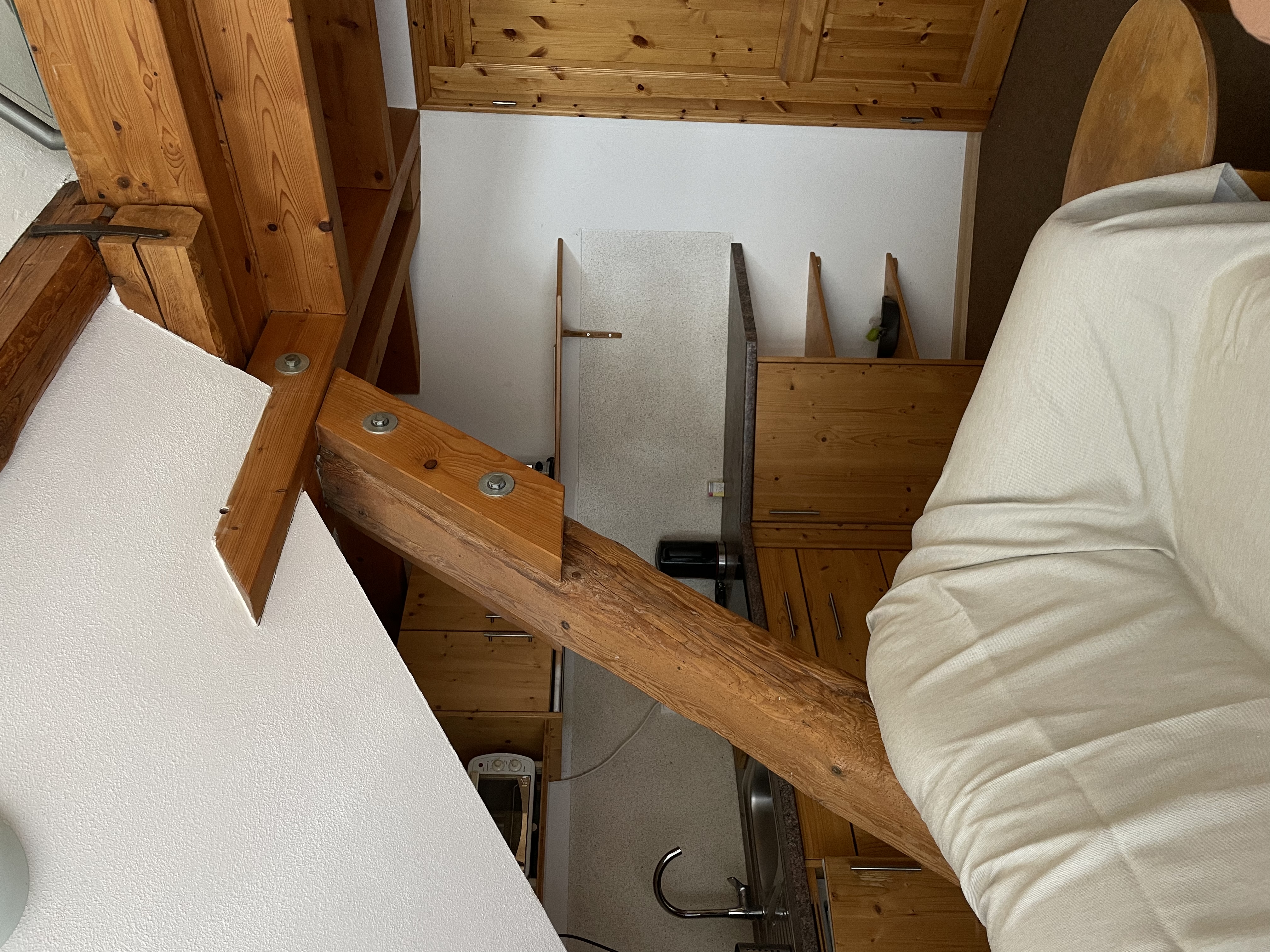 Küche mit historischen Holzbalken