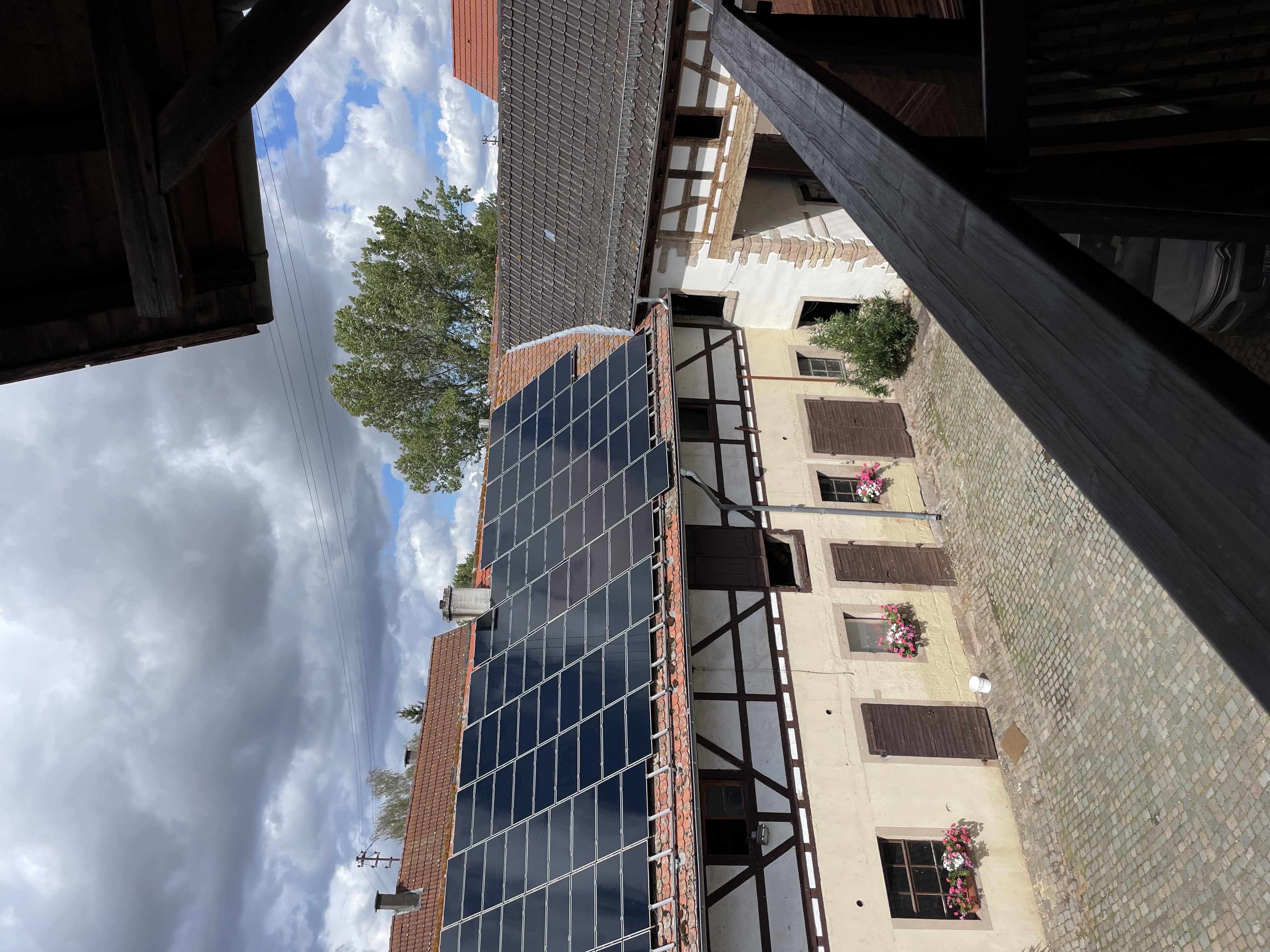 Bolanderhof mit Solaranlage