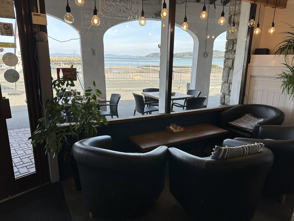 Places to Eat & Drink