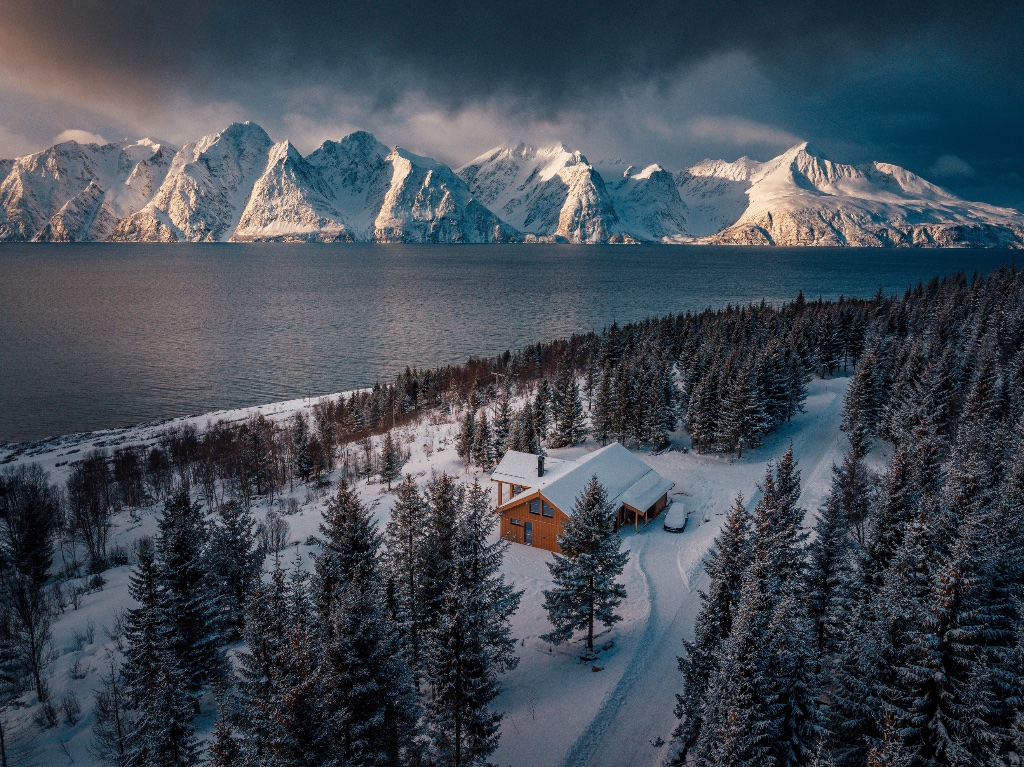 Lyngen Vista, a private Arctic escape in the Lyngen Alps