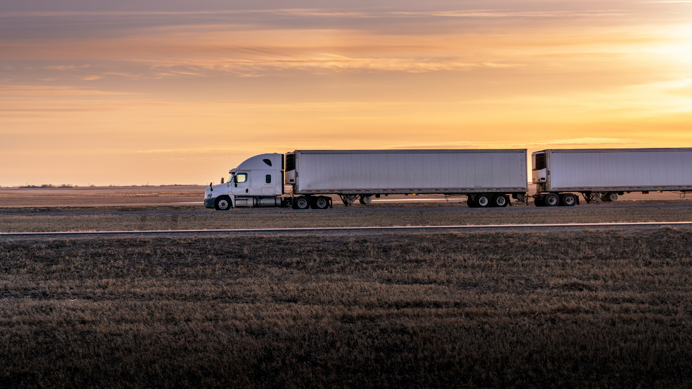 Ultra Logistics fleet in motion across the Lower 48