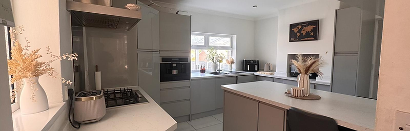 Modern kitchen fitted to a premium standard
