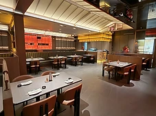 Dining room, mirrored ceiling detail
