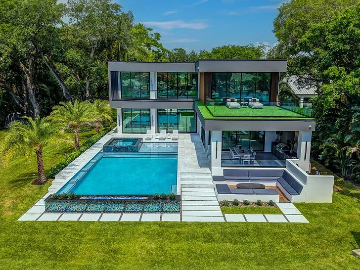 The New River Compound