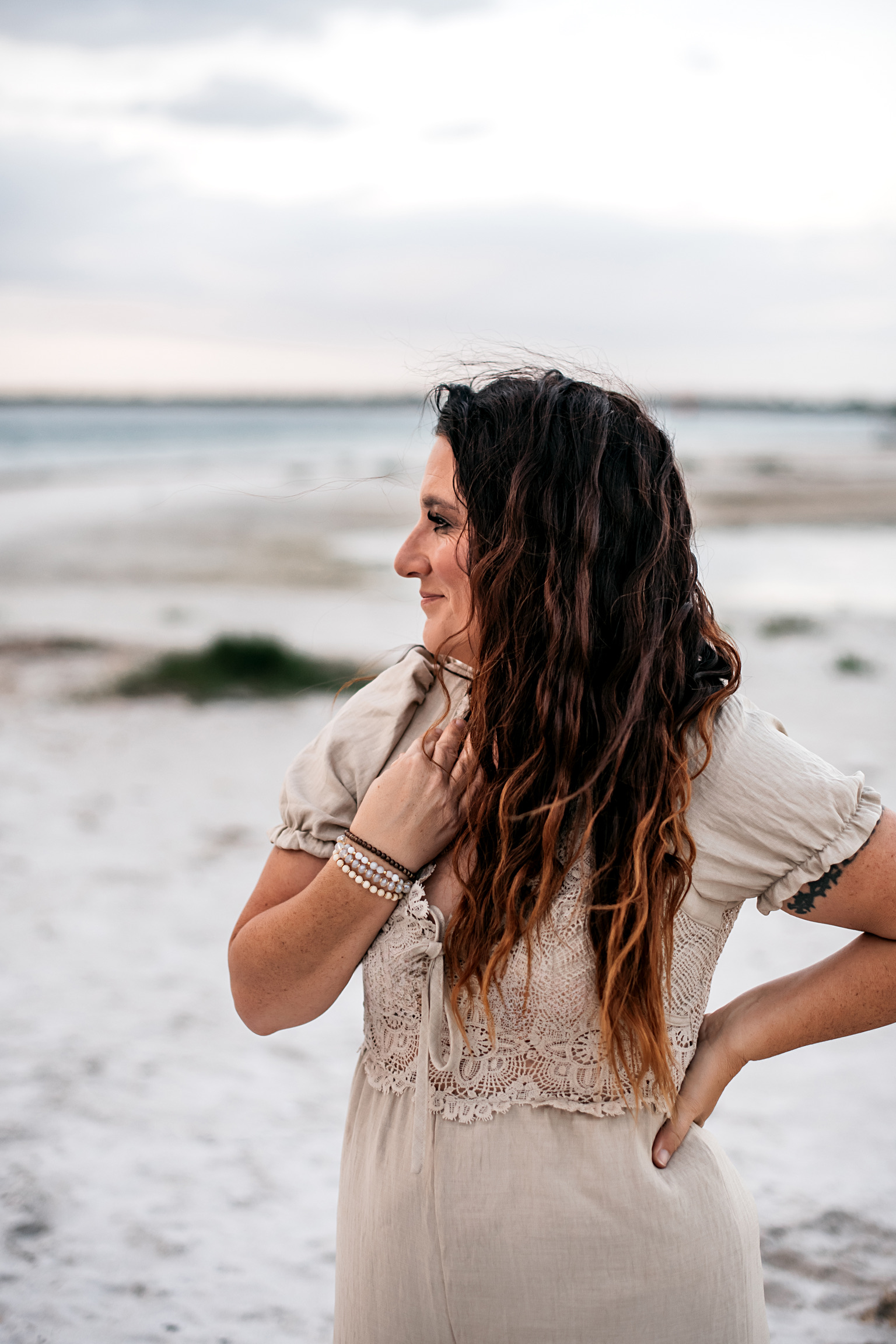 Kelly Howell — The Mommy CEO, beach portrait