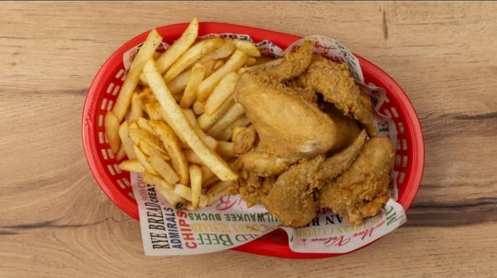 Chicken Wings & Fries