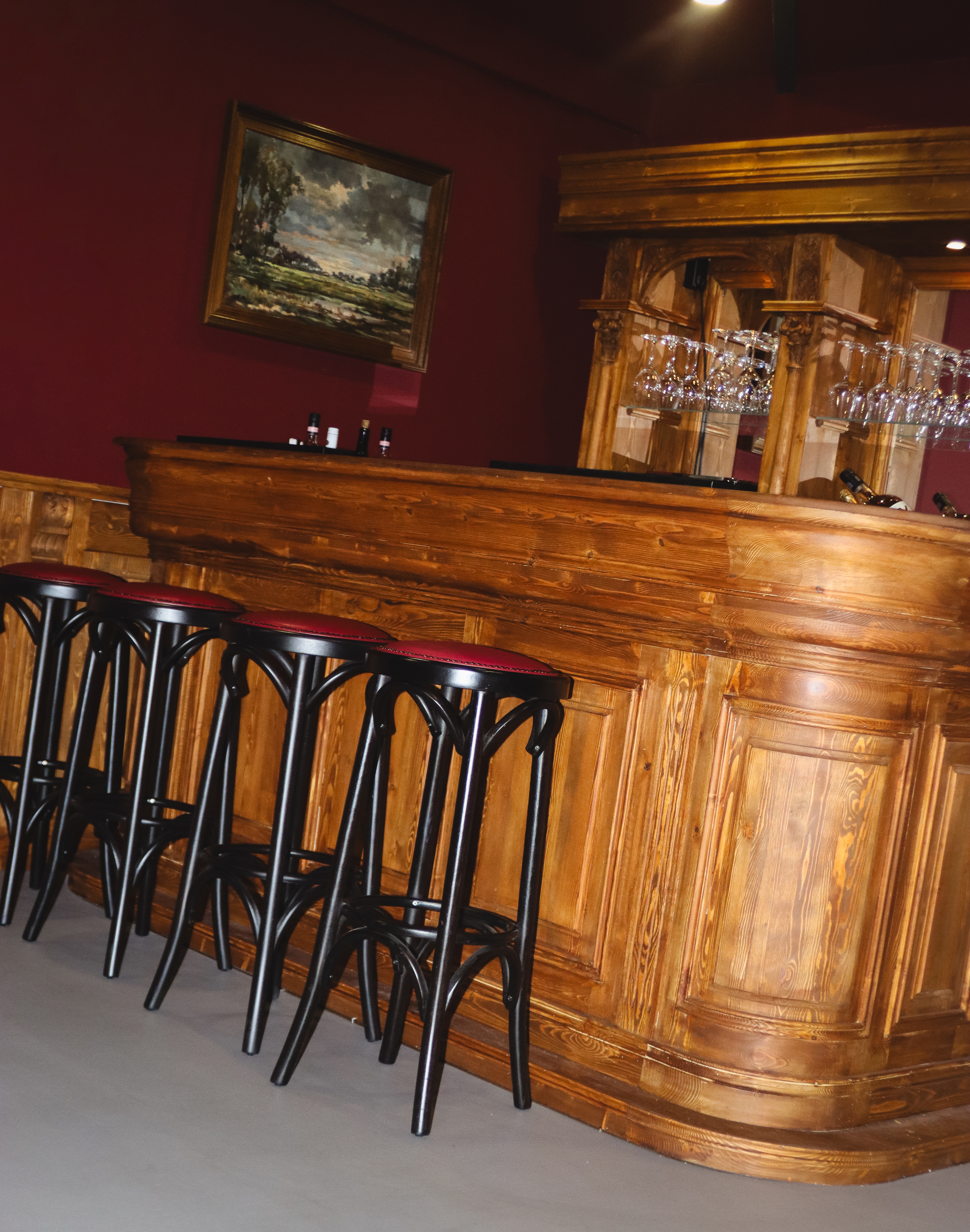 Houten barinterieur op maat gebouwd door Veenbouw