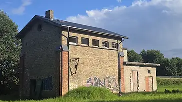 Divas ēkas un 2074 kv/m zemes Sūkņu iela 14 2