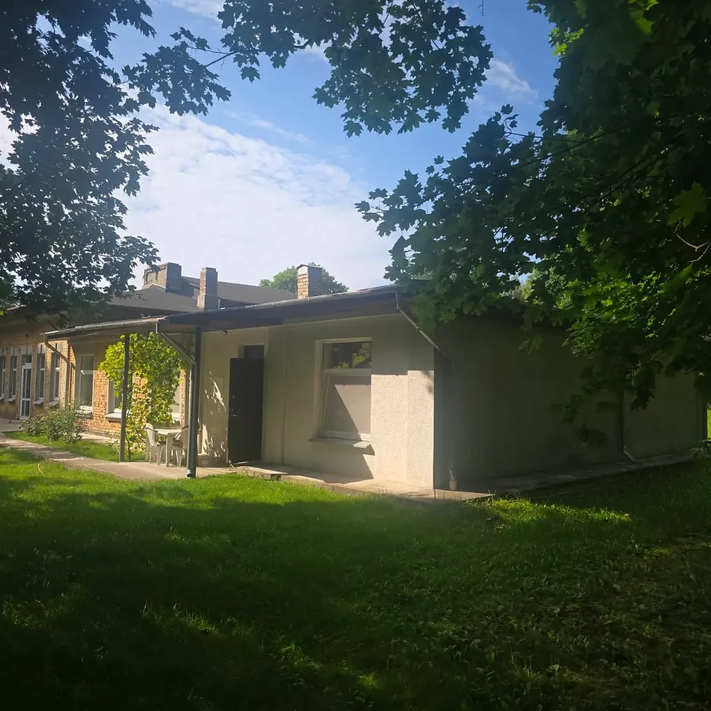 Komerciniai pastatai (du pastatai – 132,2 m² ir 329,6 m²) Invalidų g. 2. Žemės sklypas 5848 m² 1