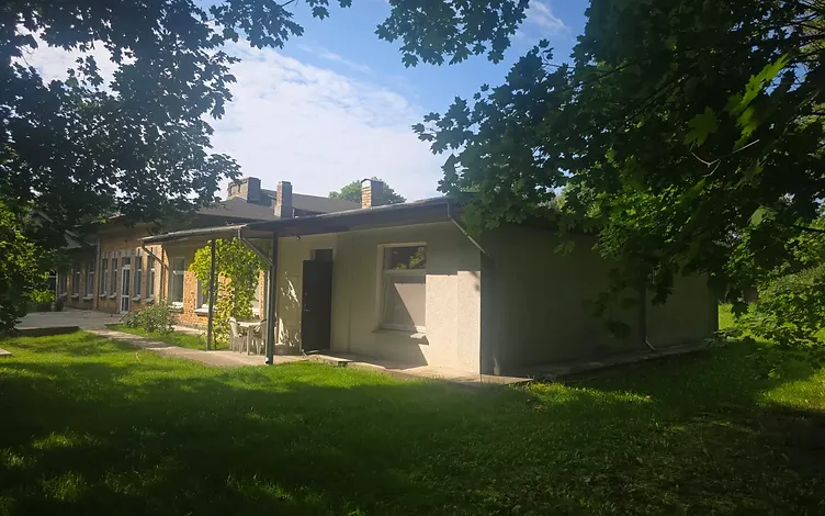 Komerciniai pastatai (du pastatai – 132,2 m² ir 329,6 m²) Invalidų g. 2. Žemės sklypas 5848 m² 1