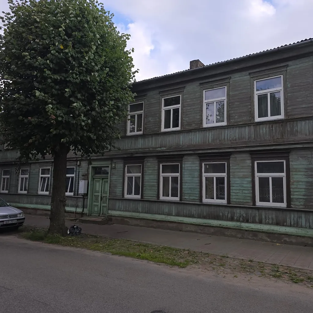 4-istabu dzīvoklis 72,5 kv/m platībā, 1905. gada ielā 39, Jaunliepājā 1